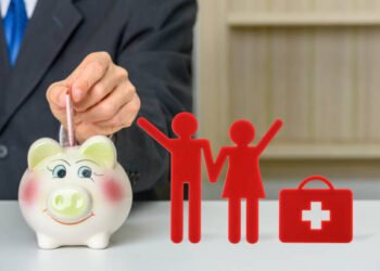 Equiparação hospitalar para fins de redução da carga tributária em até 70% para clínicas e laboratórios médicos.